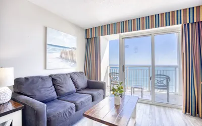 Photo 3 - Camelot By The Sea Resort 1205
