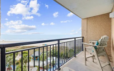 Photo 2 - Beach Cove Resort 520