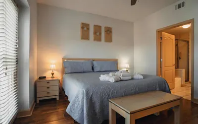 Photo 2 - Unit 1402 - Mountain View Condos