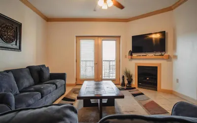 Photo 4 - Unit 1402 - Mountain View Condos