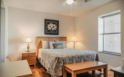 Photo 2 - Unit 5204 - Mountain View Condos