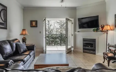 Photo 3 - Unit 5204 - Mountain View Condos
