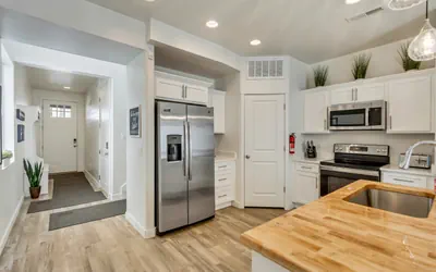 Photo 5 - Bear Lake Table | Downtown Garden City Townhome