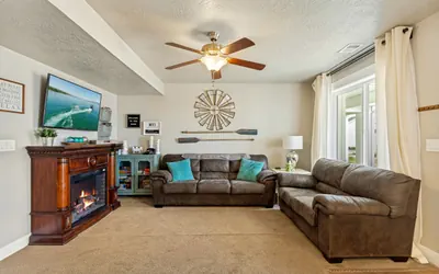 Photo 4 - Seasons at Bear Lake by Cloud Dream Homes