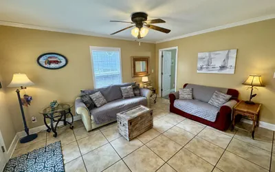Ocean Lakes 2BR | Golf Cart | Pet Friendly | Sleeps 7