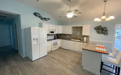🌴 Stylish Beach House w/ Elevator + Limo Golf Cart | Pet Friendly | Ocean Lakes Family Campground