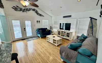 Photo 2 - 🌴 Spacious Beach Cottage at Ocean Lakes | Sleeps 6 | Golf Cart Included | Pet-Friendly Option