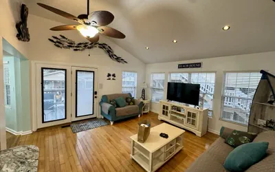 Photo 4 - 🌴 Spacious Beach Cottage at Ocean Lakes | Sleeps 6 | Golf Cart Included | Pet-Friendly Option