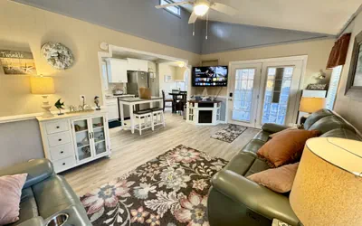 Golf Cart, Ocean Lakes – Dog Friendly, Sleeps 6