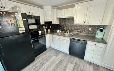Photo 2 - 🌴 Stylish 2-Bedroom Beach House w/ Golf Cart + Pet Friendly | Ocean Lakes Family Campground 🌊