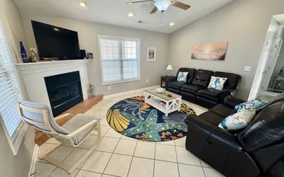 Resort – Ocean Lakes – Sleeps 7 – Free Golf Cart - Pet Friendly