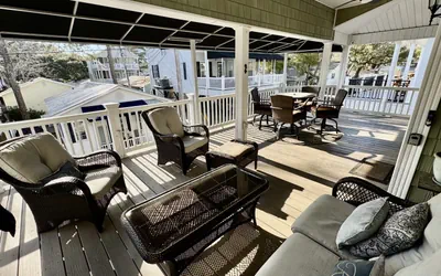 Photo 4 - 5-Bedroom Beach House in Ocean Lakes, 2 Golf Carts