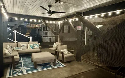 Photo 4 - 3 bedroom-2bath-Free Golf Cart-Steps from the beach