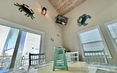 3 bedroom-2bath-Free Golf Cart-Steps from the beach