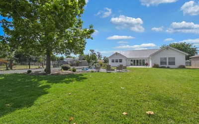 Photo 2 - Modern Farmhouse | Pet Friendly|Hot tub & Fire Pit