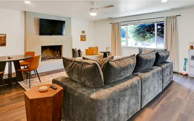 Photo 2 - Cozy Home with Big Yard, Games, Fire Pit, Dogs OK