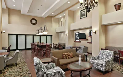 Photo 4 - Hampton Inn & Suites Enid