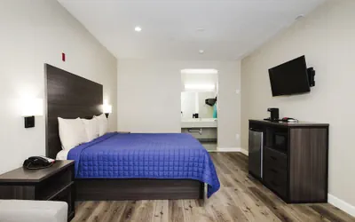 Photo 5 - Winchester Inn & Suites Humble/IAH/North Houston
