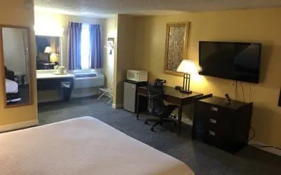 Photo 4 - Nendels Inn & Suites