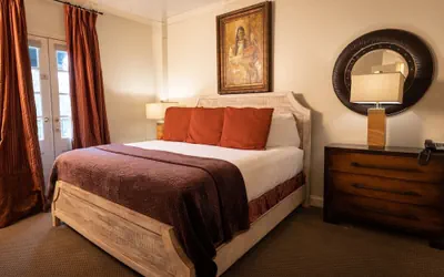 Photo 5 - Old Capitol Inn