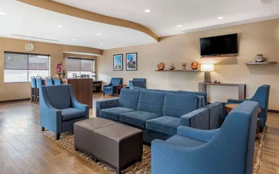 Photo 4 - Comfort Suites Flowood - Jackson Airport (must meet transportation requirement)