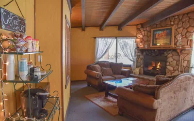 Photo 4 - Alpine Lodge