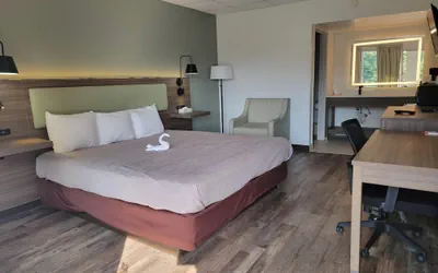 Photo 5 - Quality Inn Perry