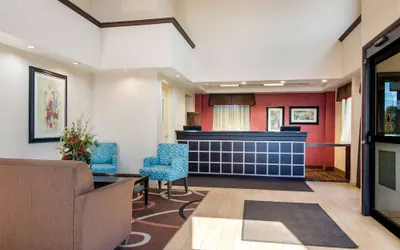 Photo 2 - Best Western Dutch Valley Inn