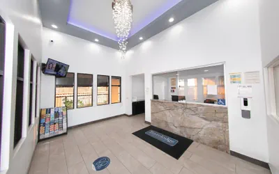 Photo 3 - Travelodge Inn & Suites by Wyndham West Covina