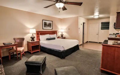Photo 5 - The Springs Resort & Spa