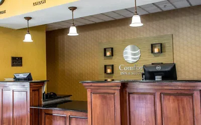 Photo 4 - Comfort Inn & Suites Franklin East