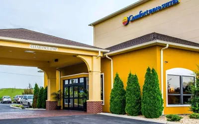 Photo 2 - Comfort Inn & Suites Franklin East