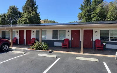 Muir Lodge Motel