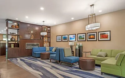 Photo 4 - Comfort Suites Huntersville near Lake Norman