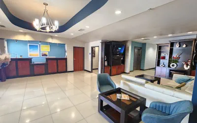 Photo 3 - Days Inn & Suites by Wyndham Russellville