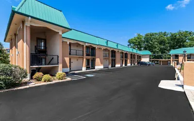 Photo 2 - Quality Inn Tullahoma