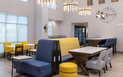 Photo 3 - Hampton Inn & Suites Manteca