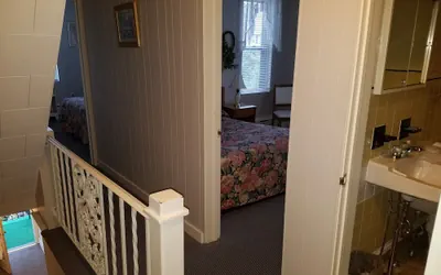 Photo 5 - Simmons Motel