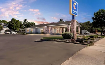 Photo 2 - Comfort Inn & Suites Susanville