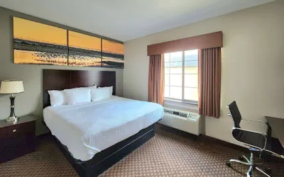 Photo 2 - Days Inn by Wyndham Kemah