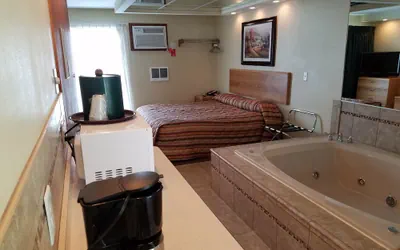 Photo 4 - Black Hawk Motel and Suites