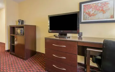 Photo 5 - Comfort Suites Altoona North