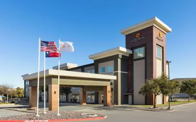 Photo 2 - La Quinta Inn & Suites by Wyndham Austin NW/Lakeline Mall