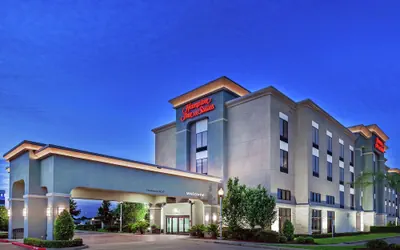 Photo 2 - Hampton Inn & Suites Houston/League City