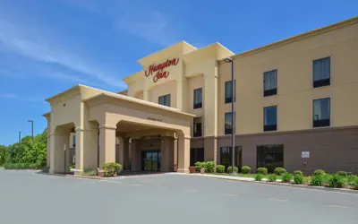 Photo 2 - Hampton Inn Milford