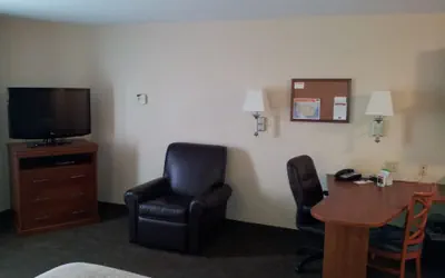 Photo 5 - Candlewood Suites Fredericksburg by IHG