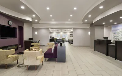 Photo 4 - La Quinta Inn & Suites by Wyndham Baton Rouge Denham Springs