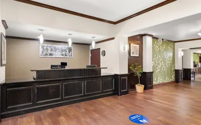 Photo 4 - Sleep Inn & Suites Bush Intercontinental - IAH East