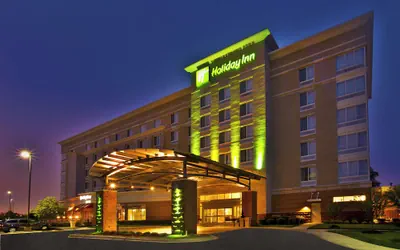 Photo 2 - Holiday Inn Detroit Metro Airport by IHG