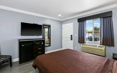 Photo 5 - 3rd Avenue Inn